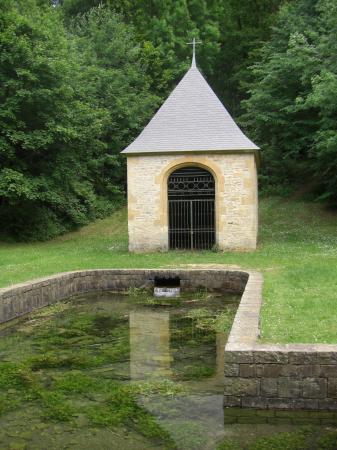 La fontaine Saint-Roger