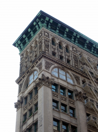 Building angle Broadway et Broome Street