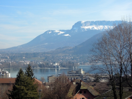 Vue sur le lac d'Annecy de la visitation