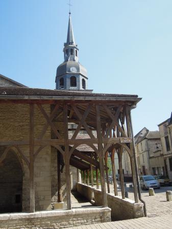 Eglise Saint-Pierre, halloy et clocher