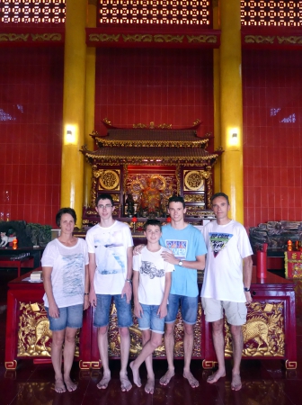Dans le temple chinois de Ketapang