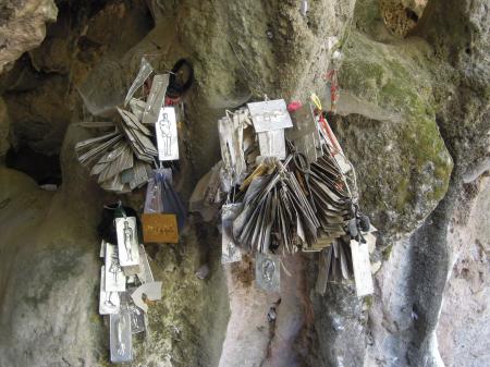 Ex-votos à la grotte d'Agios Antonios