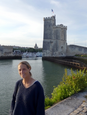 Devant la tour Saint-Nicolas